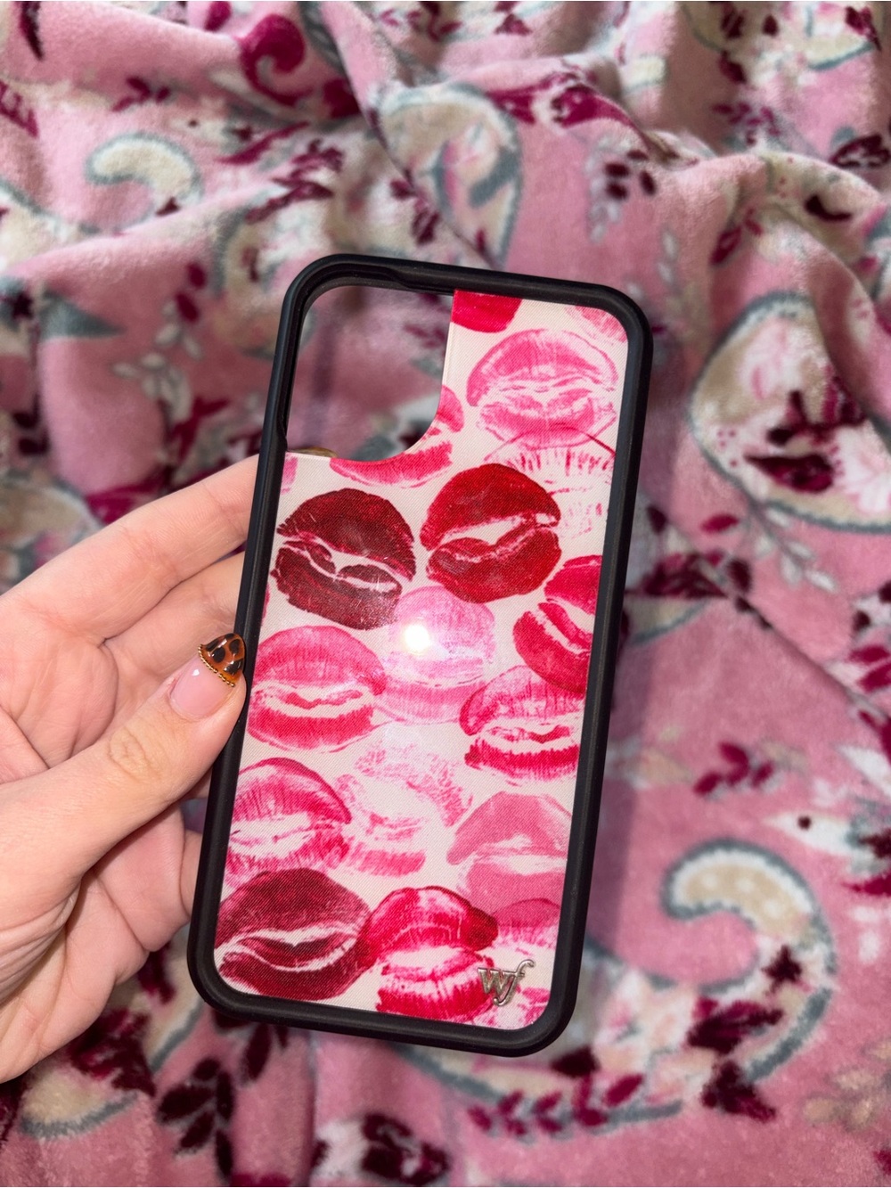 Kiss Print Phone Case in Pink & Red